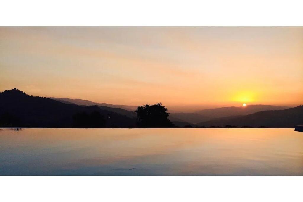 Hotel Vald'Aregos - Douro Resende Esterno foto